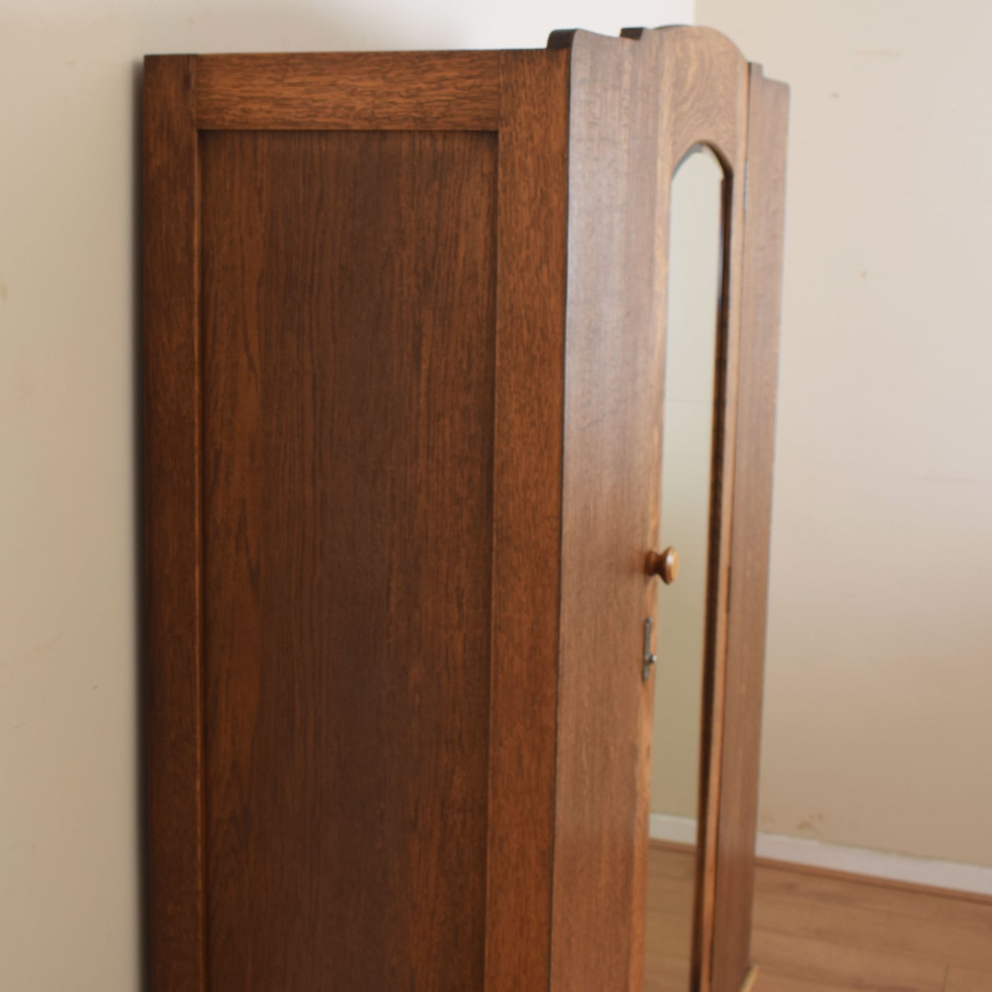 Oak Hallrobe