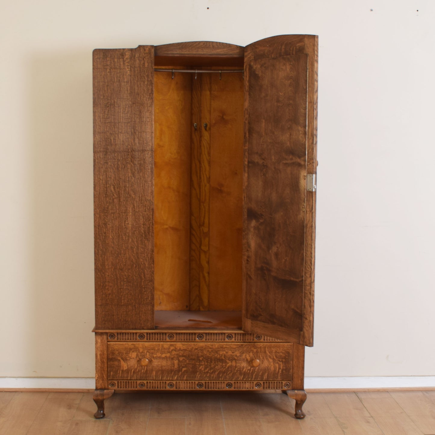 Oak Hallrobe