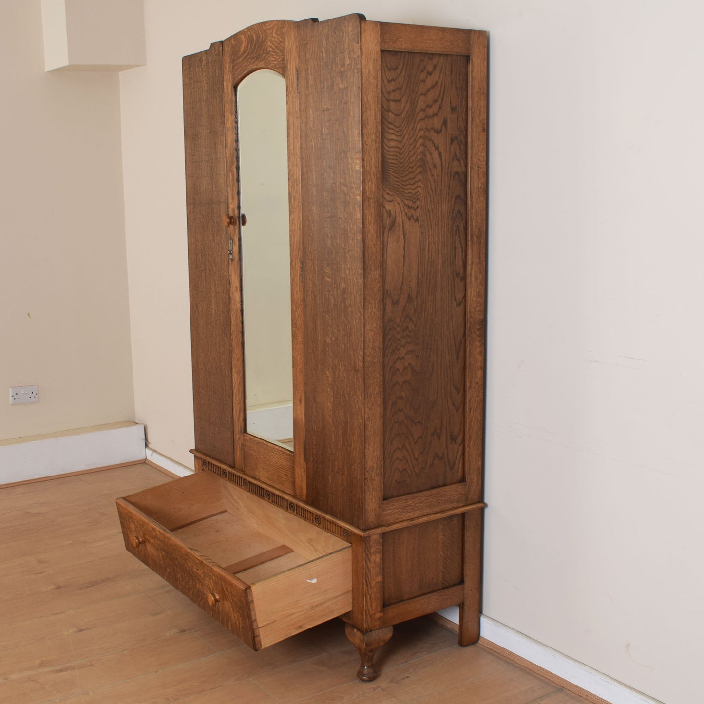 Oak Hallrobe