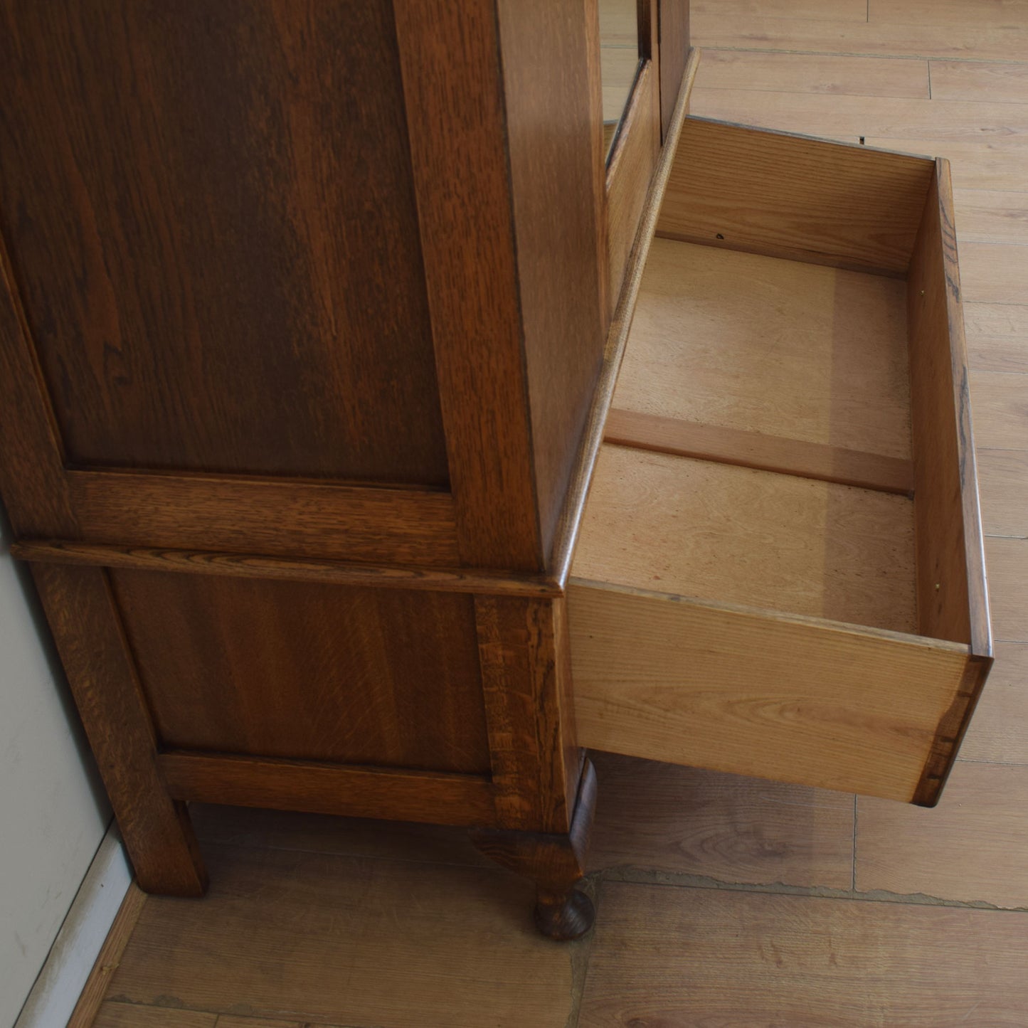 Oak Hallrobe
