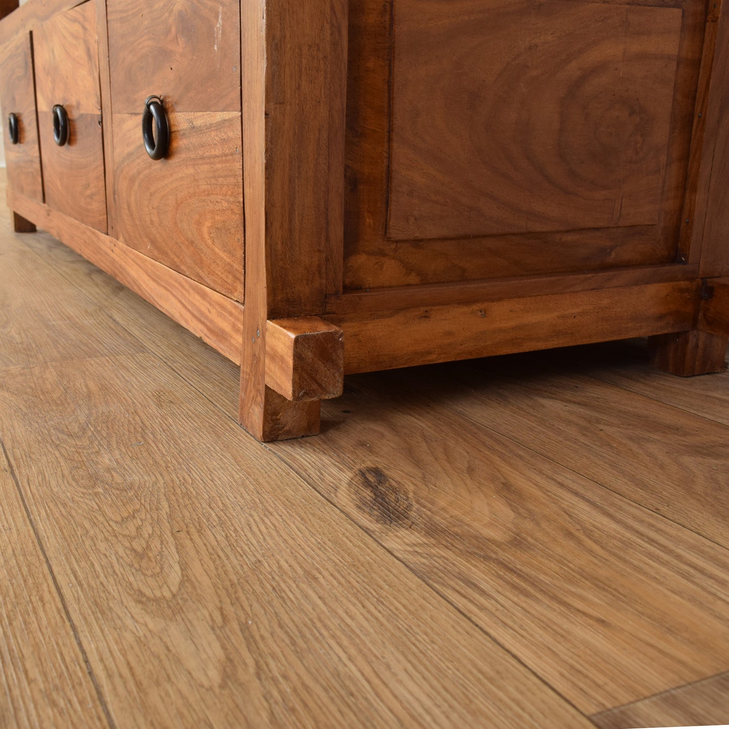 Sheesham Display Unit