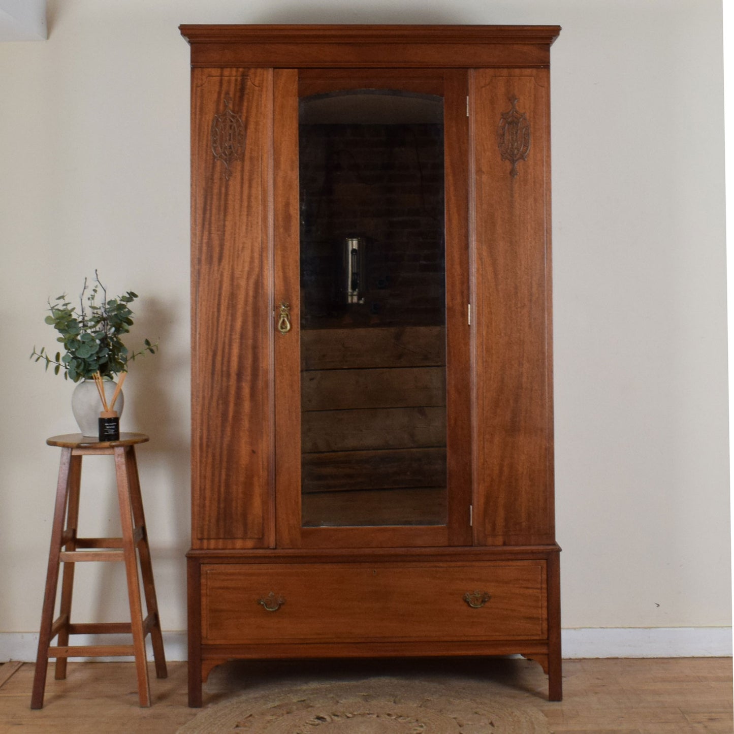 Mirrored Mahogany Hallrobe