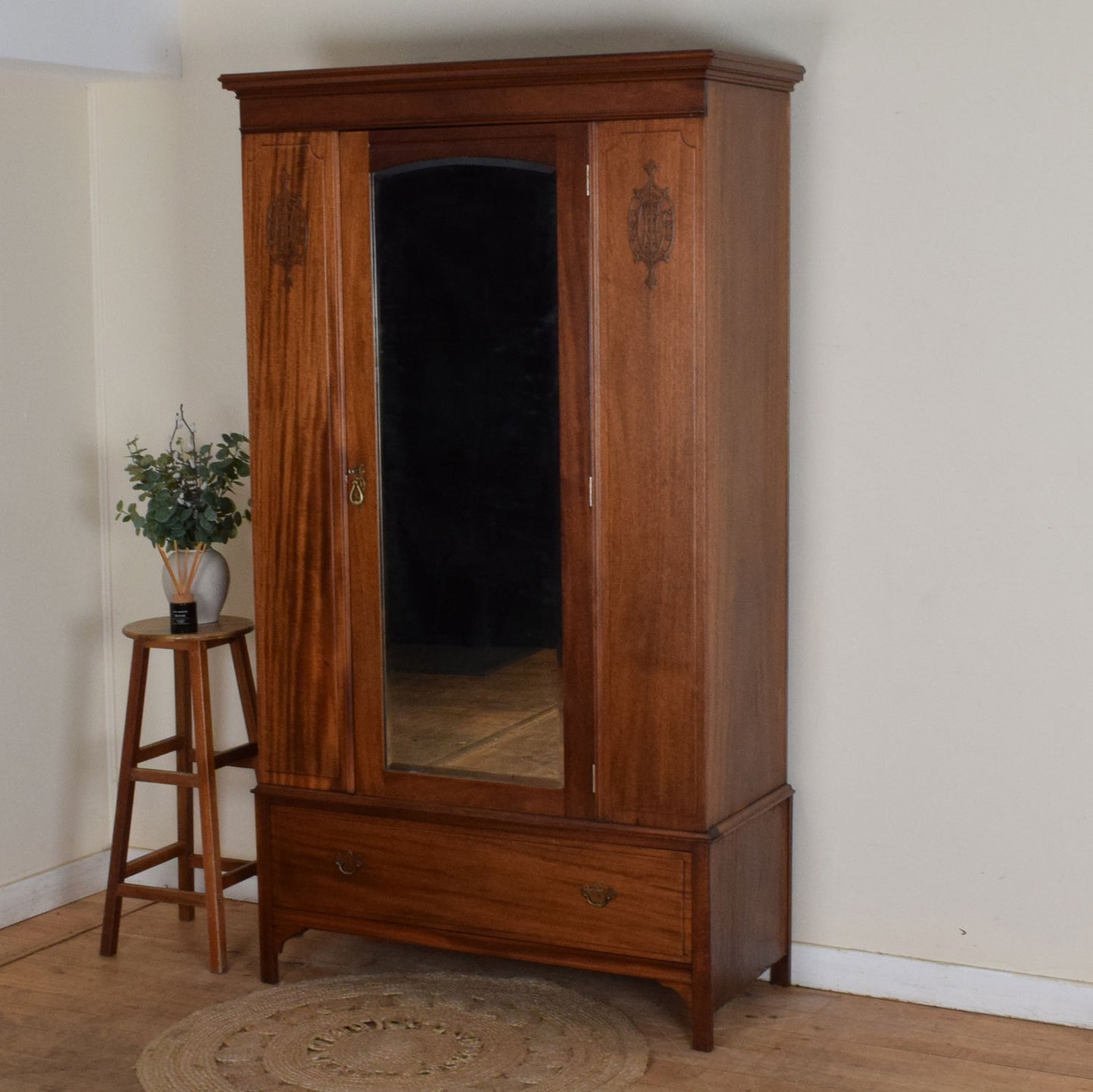 Mirrored Mahogany Hallrobe