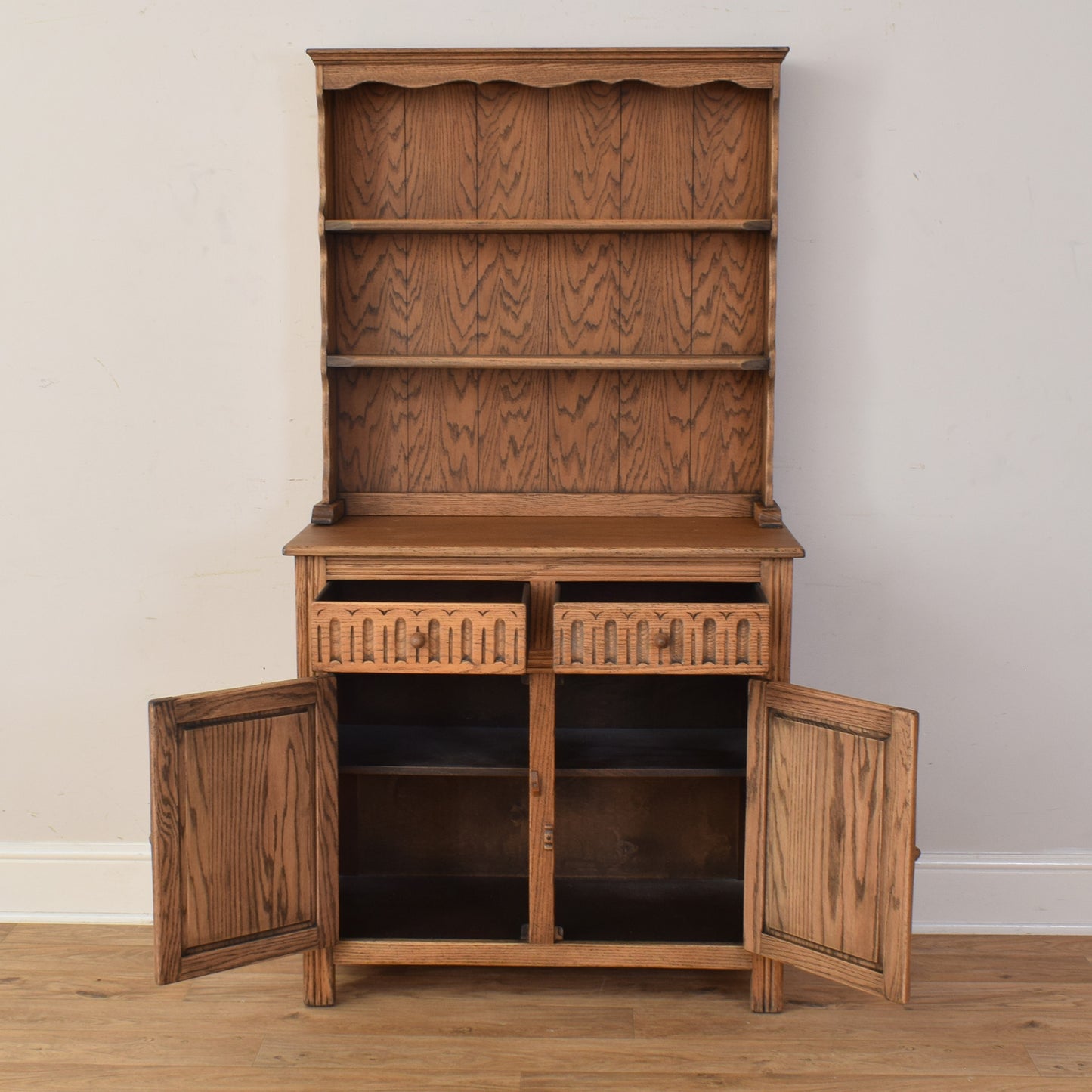 Jaycee Dresser