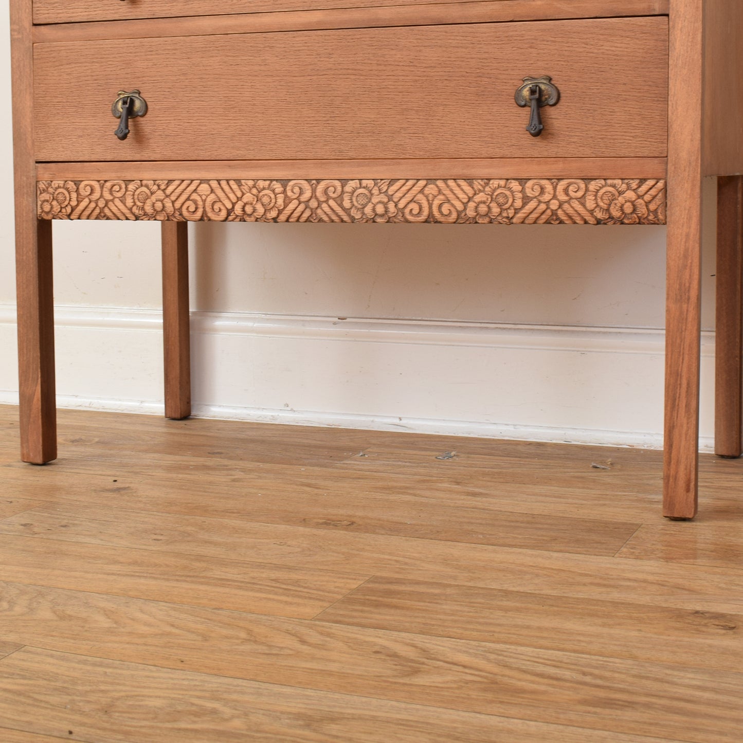 Oak Veneer Chest Of Drawers