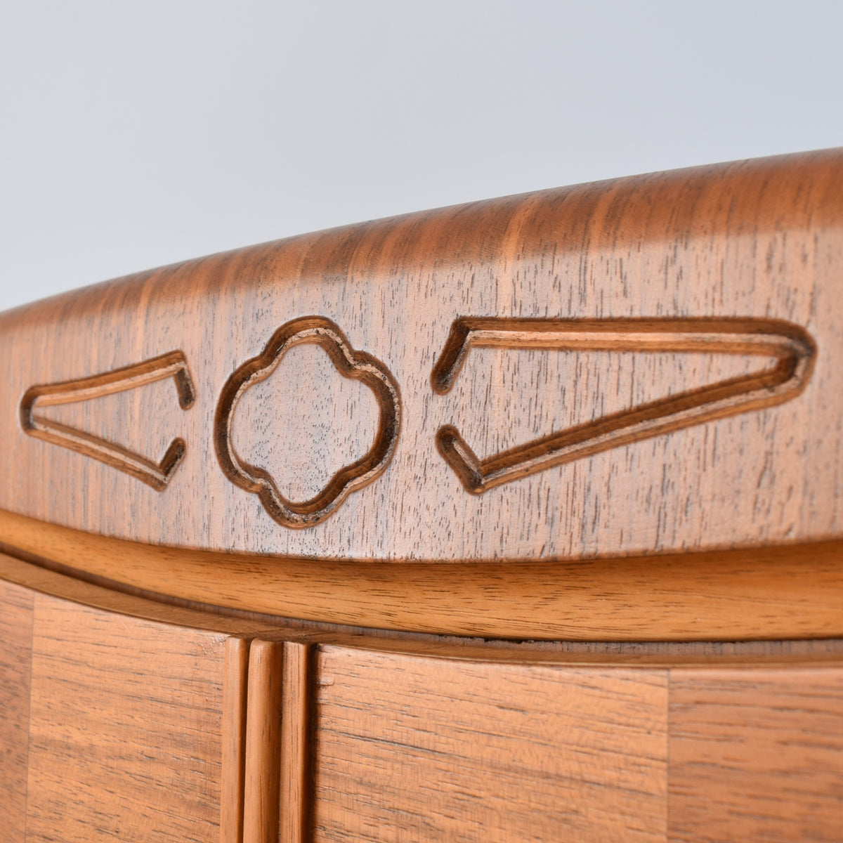 Mahogany Hallrobe
