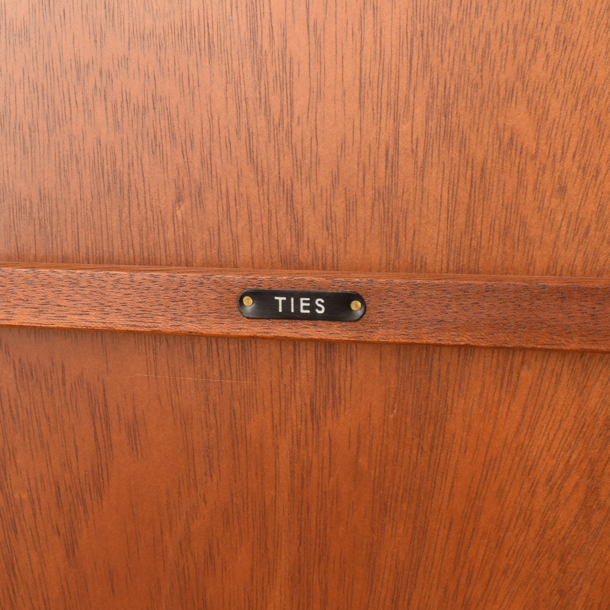 Mahogany Hallrobe