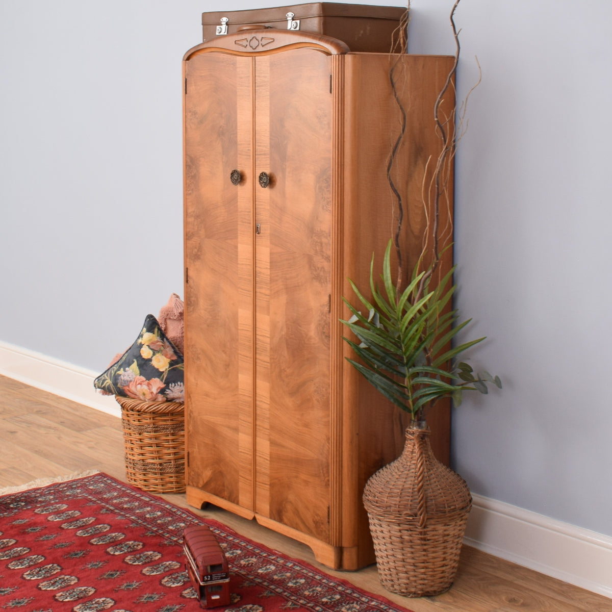 Mahogany Hallrobe
