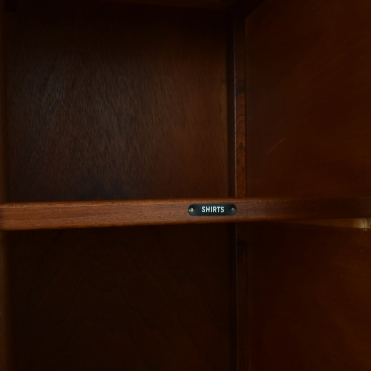 Mahogany Hallrobe