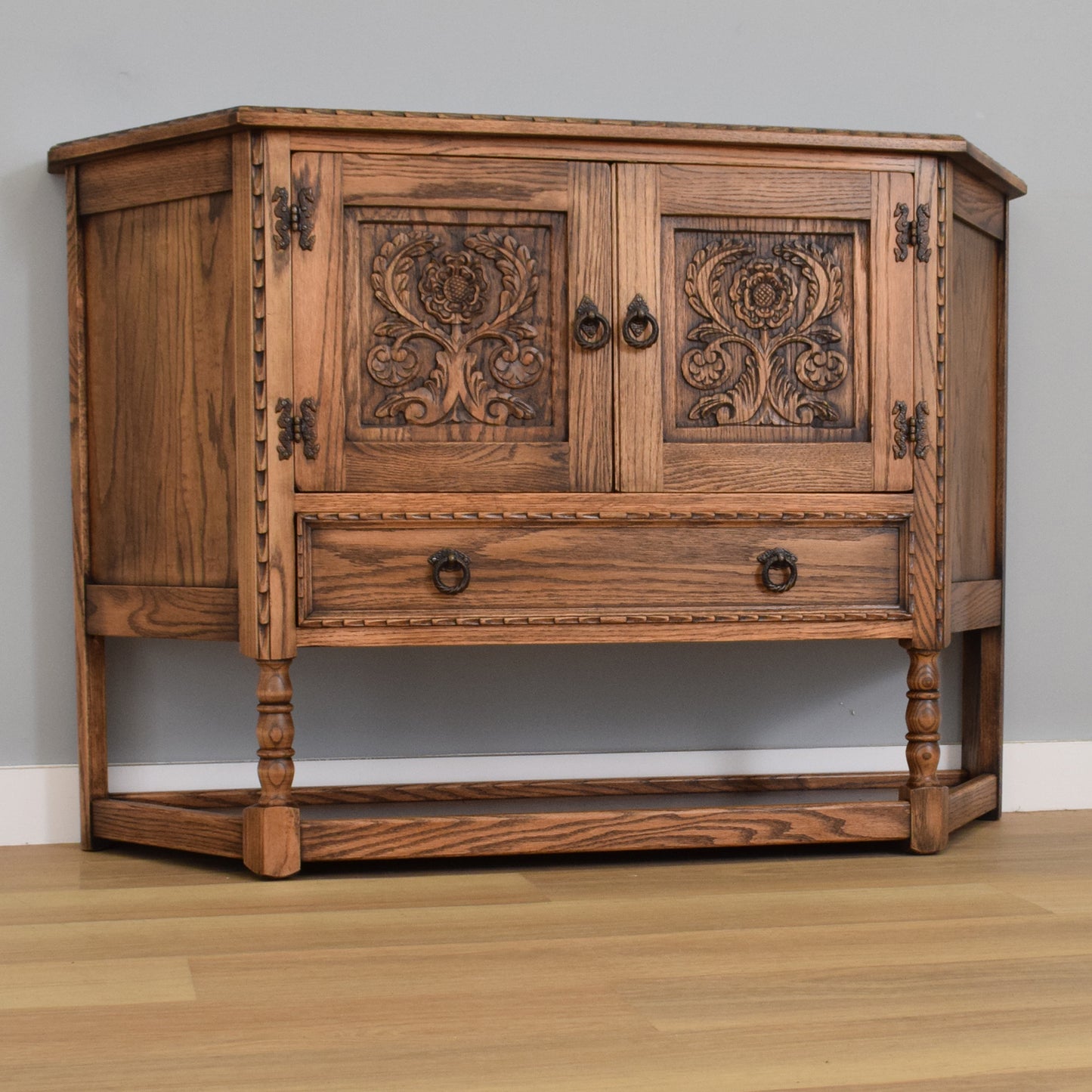 Large Oak Canted Hall Unit