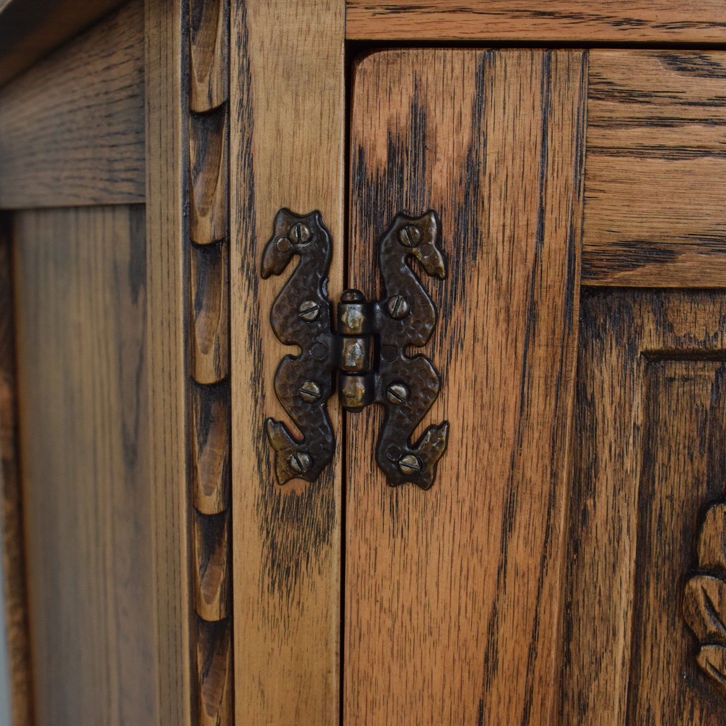 Large Oak Canted Hall Unit