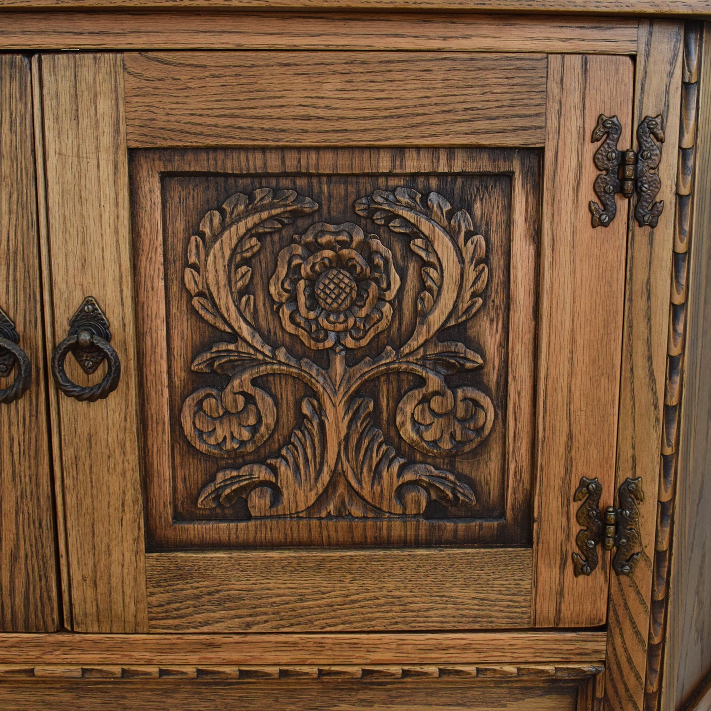 Large Oak Canted Hall Unit