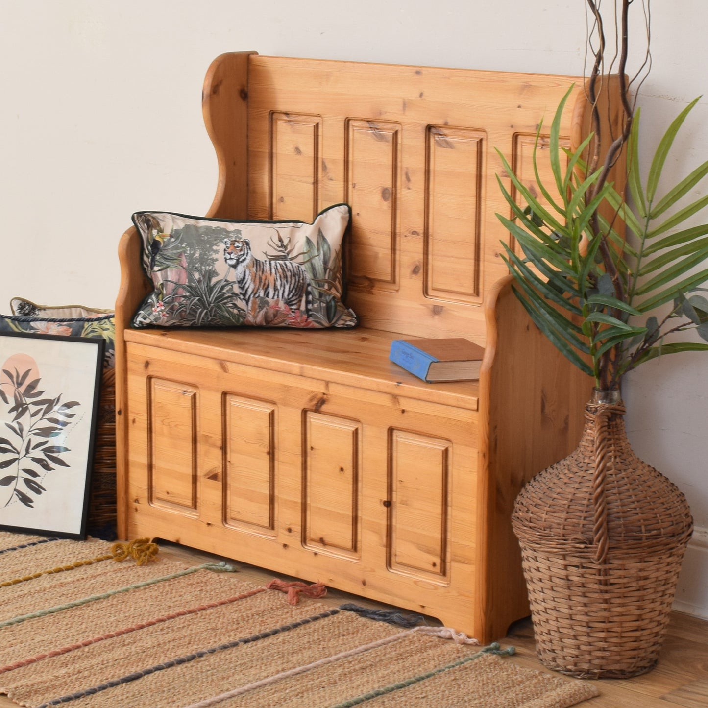 Pine Settle