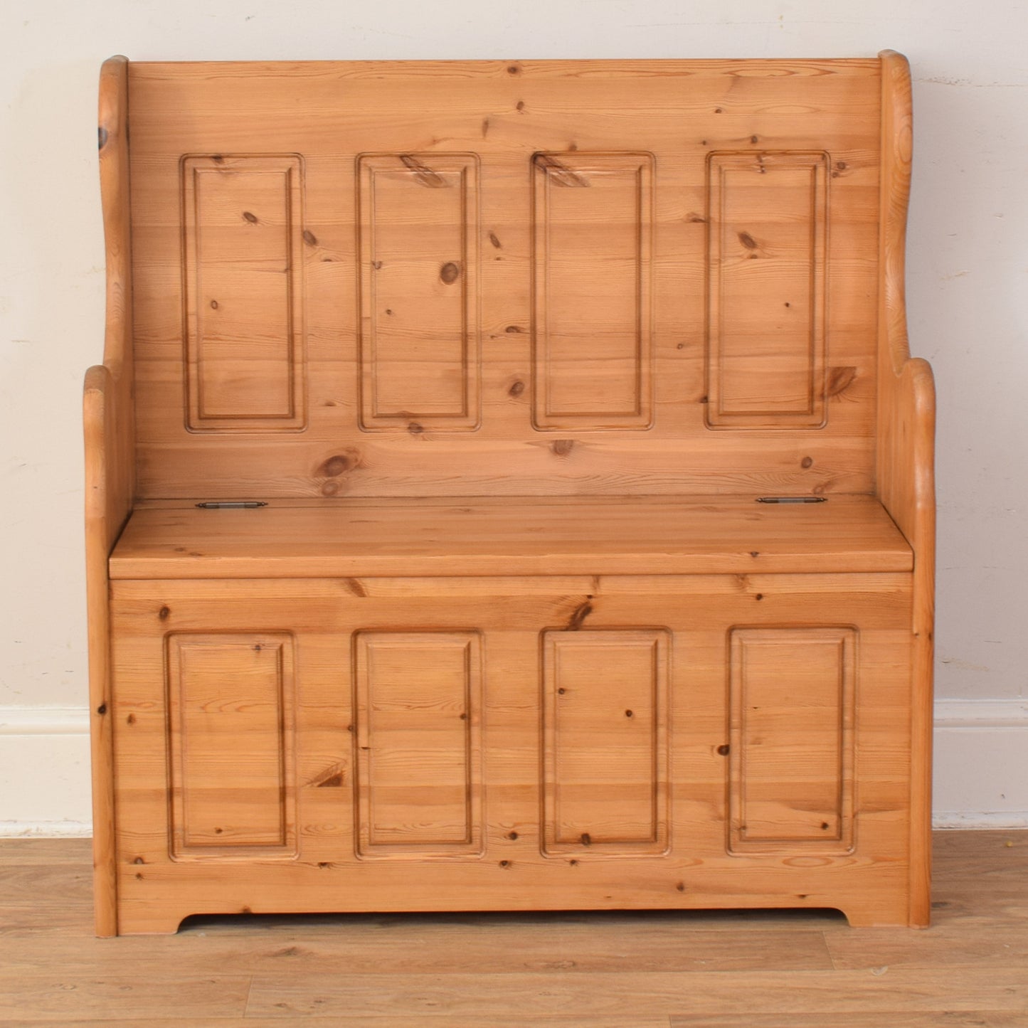 Pine Settle