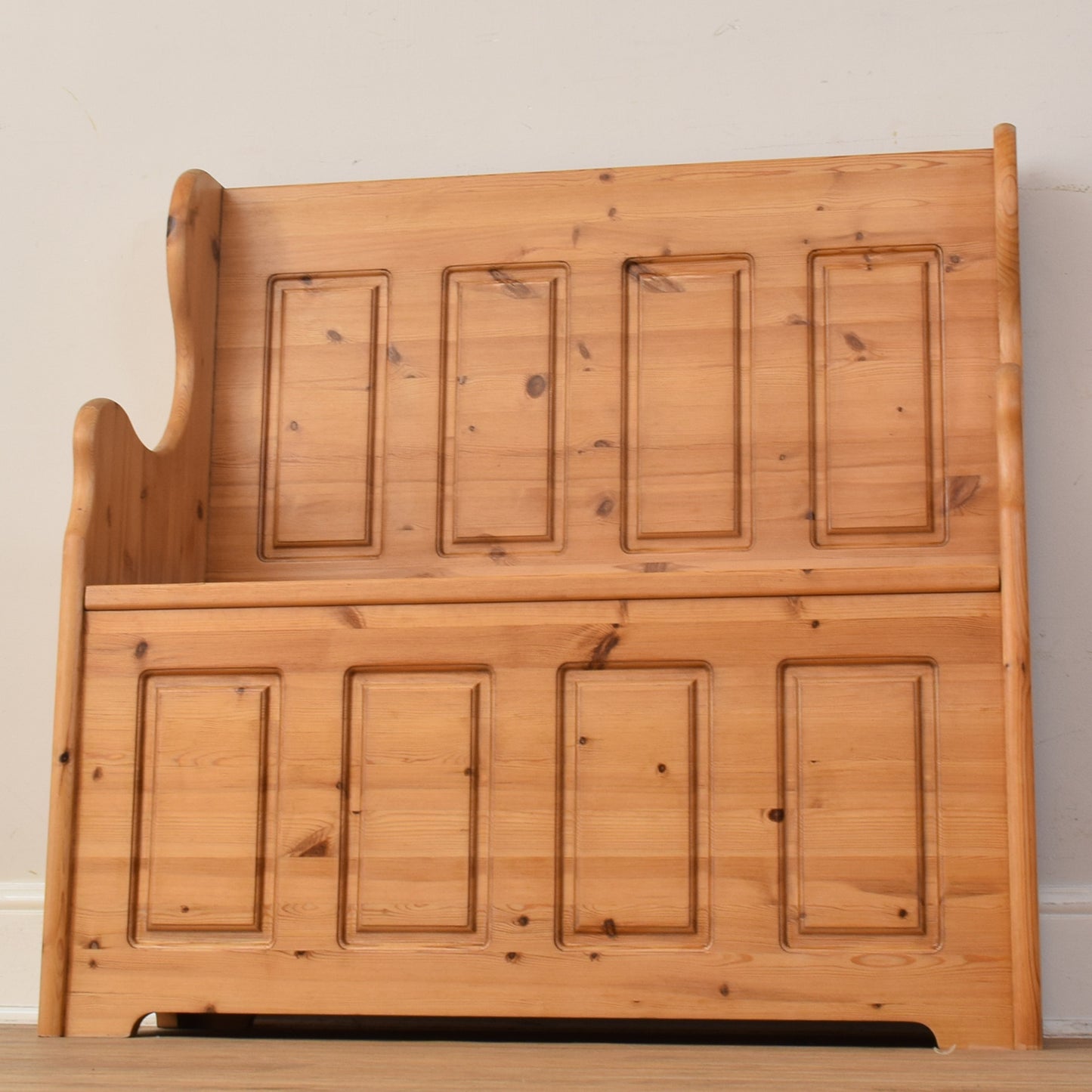 Pine Settle