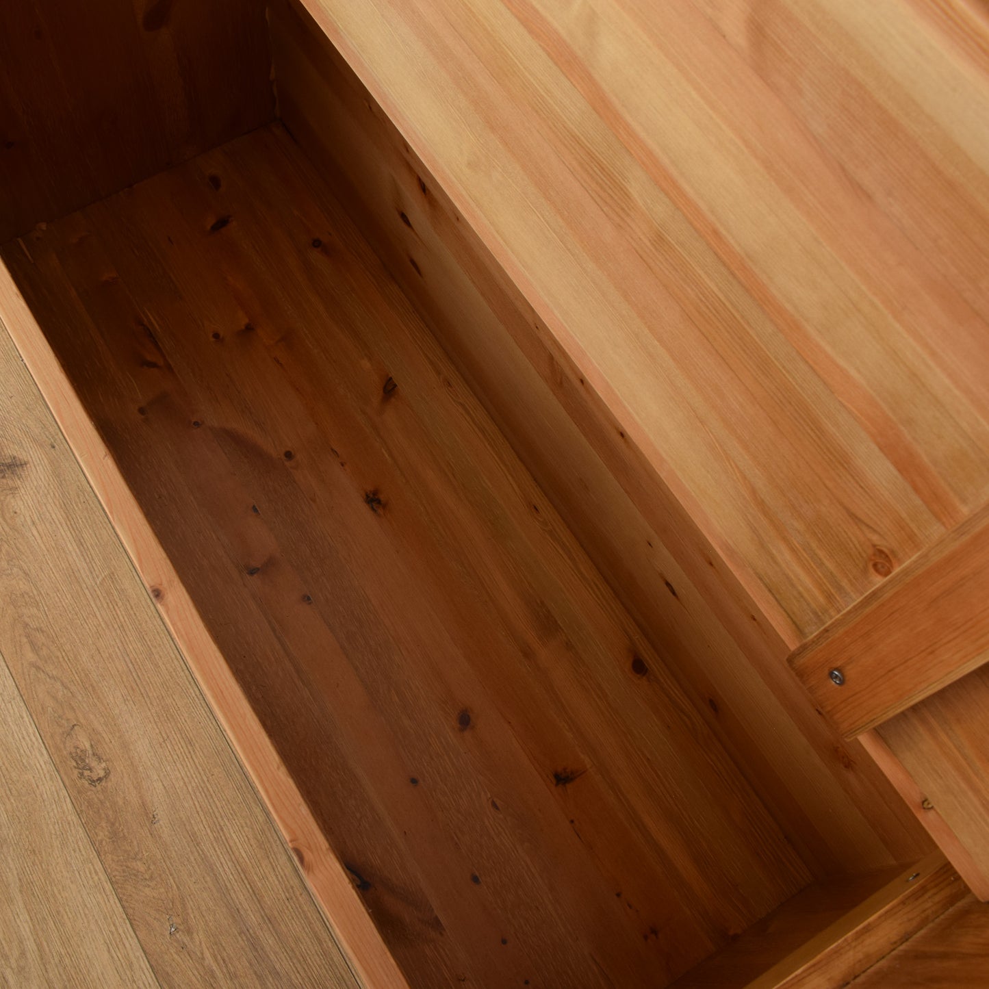 Pine Settle