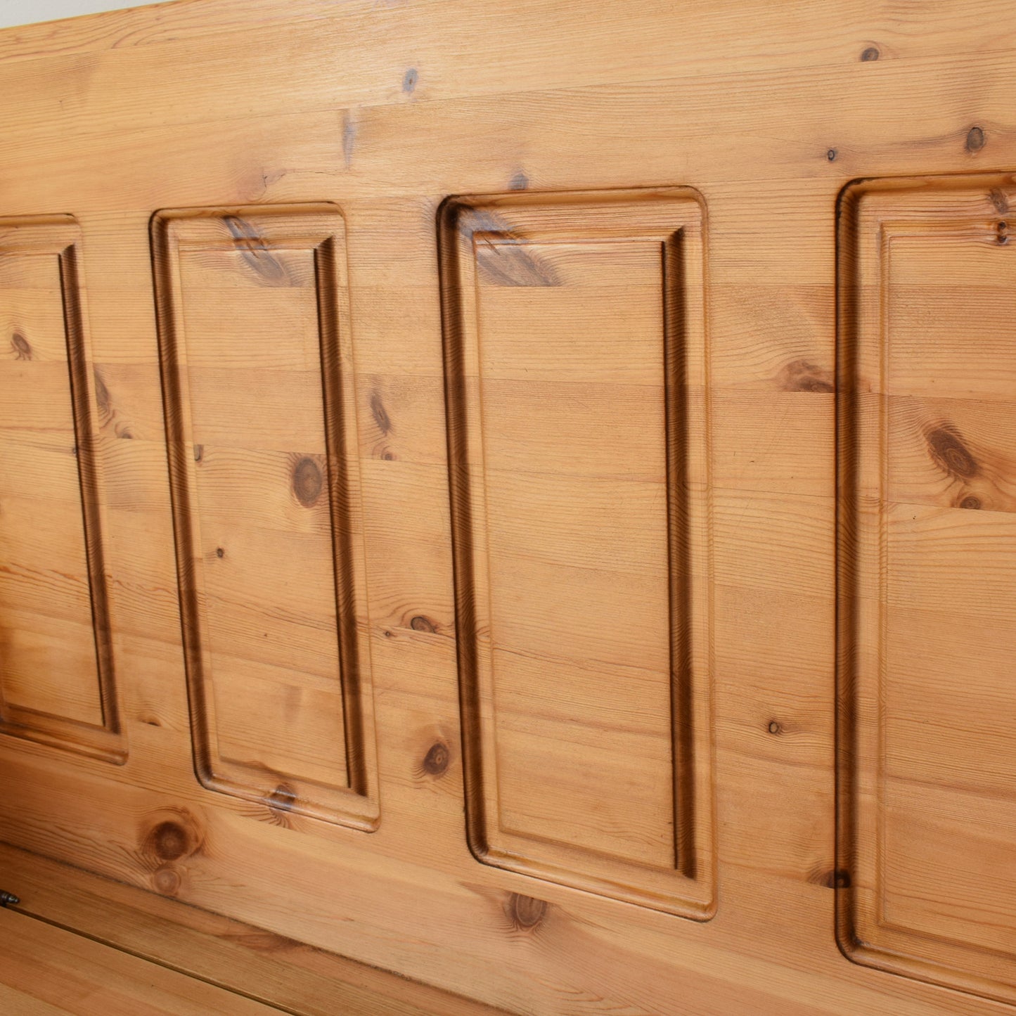 Pine Settle
