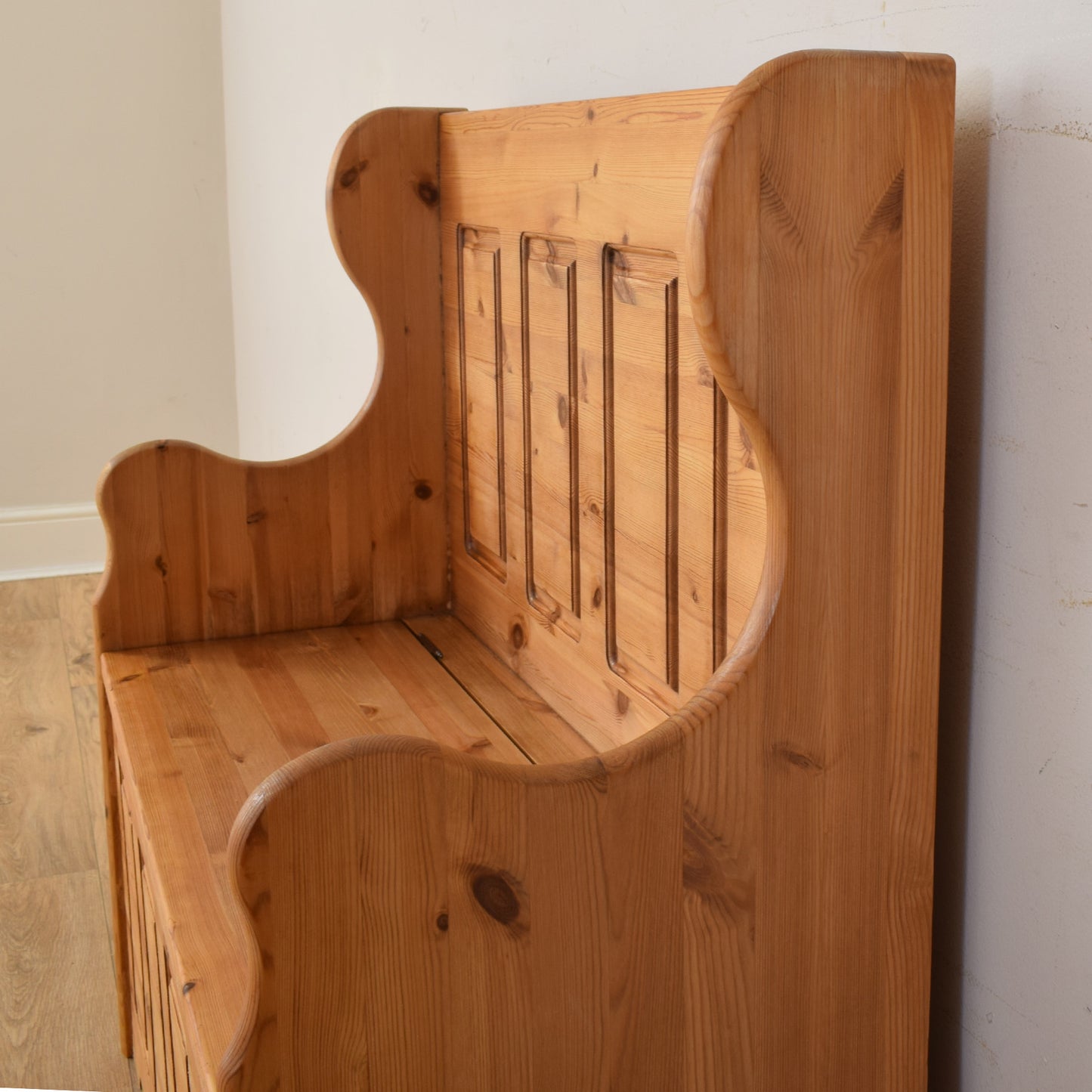 Pine Settle