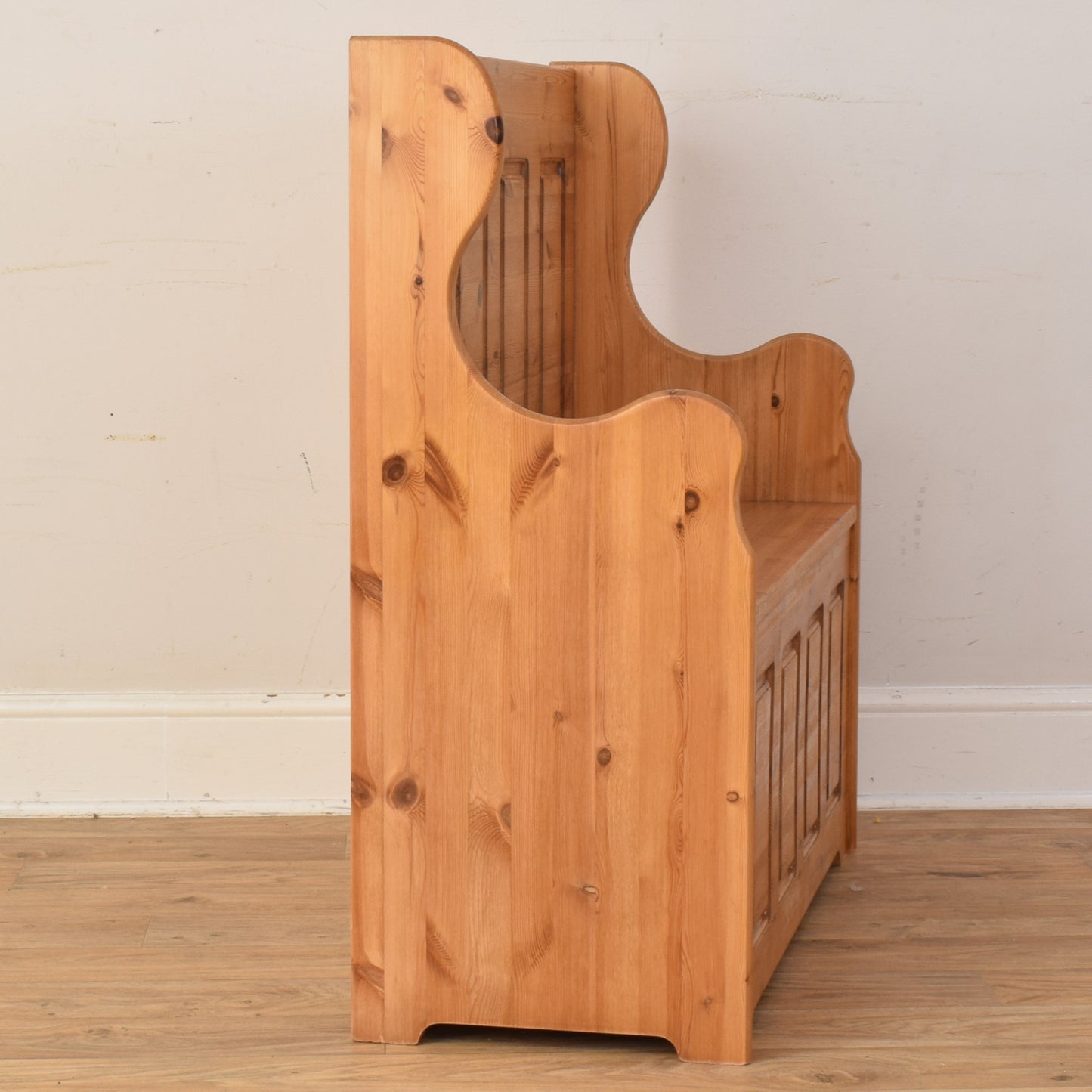 Pine Settle