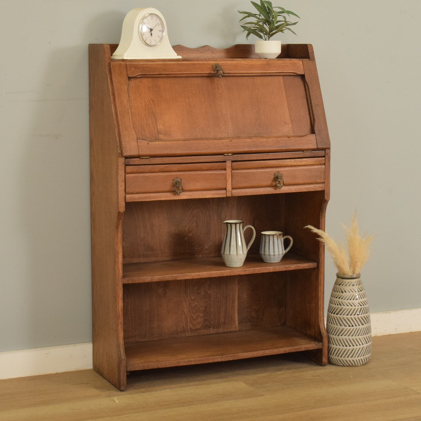 Oak Students Bureau