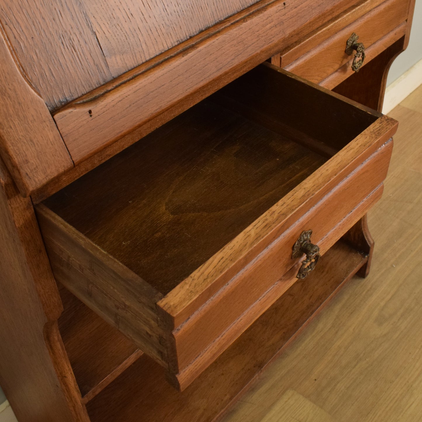 Oak Students Bureau