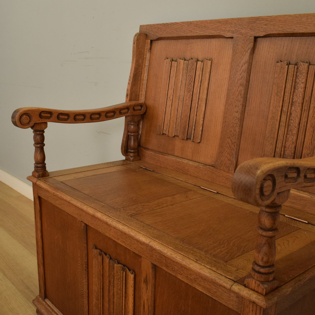 Linenfold monks bench
