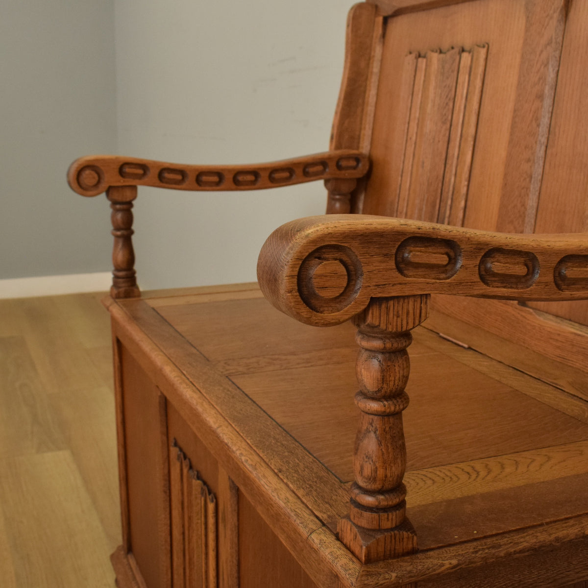 Linenfold monks bench
