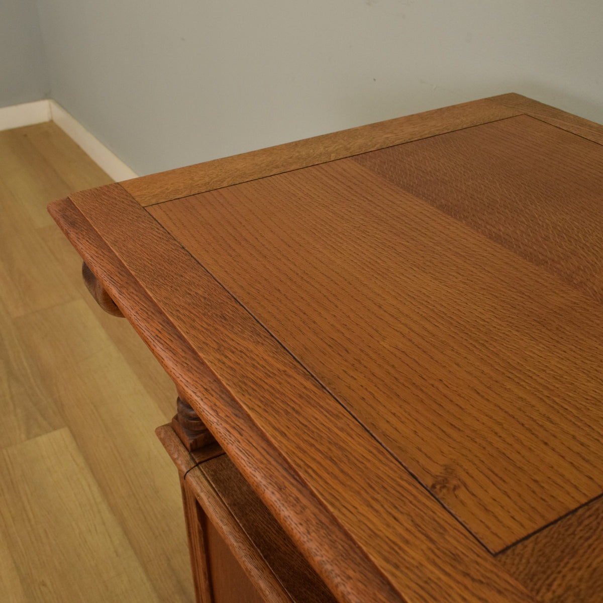 Linenfold monks bench