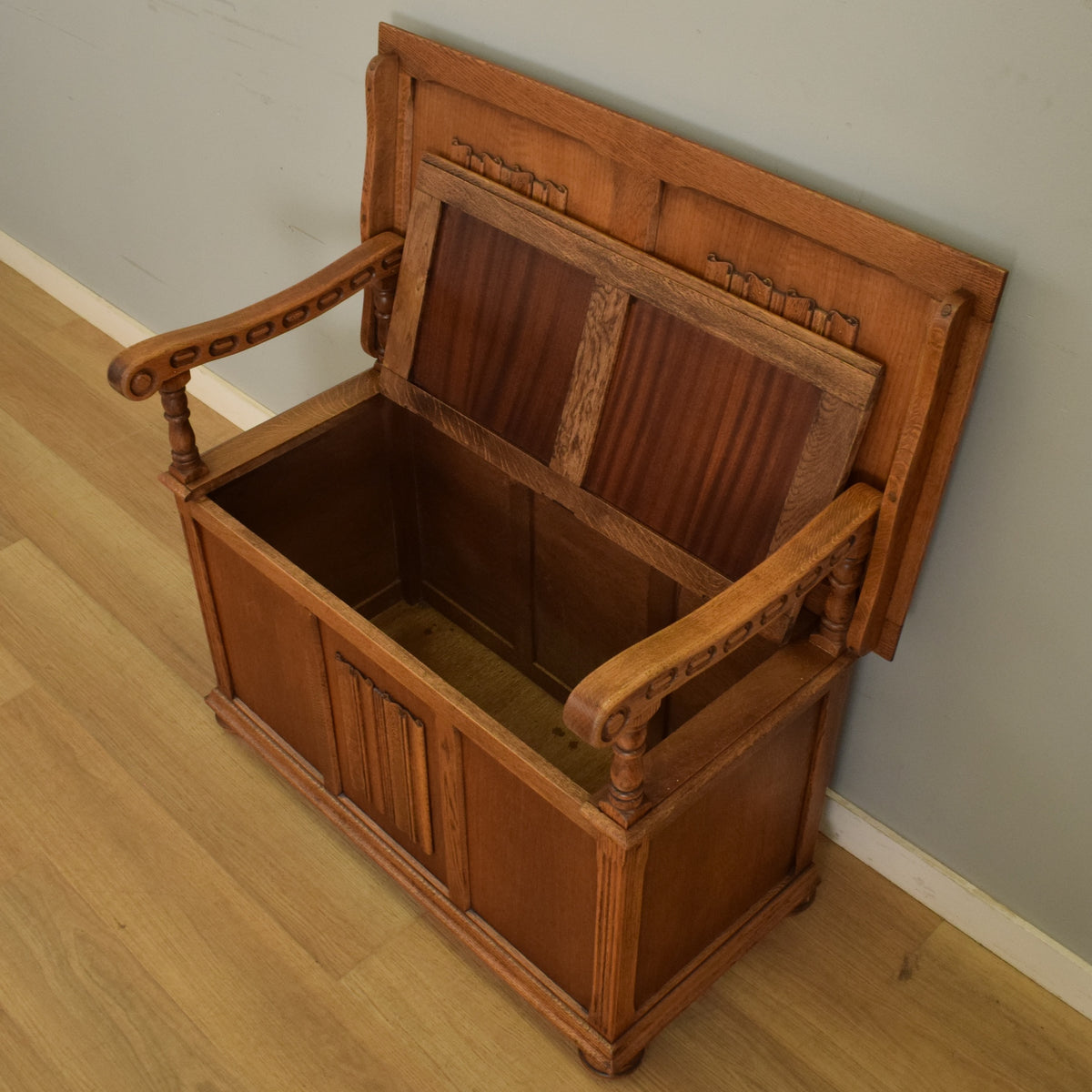 Linenfold monks bench