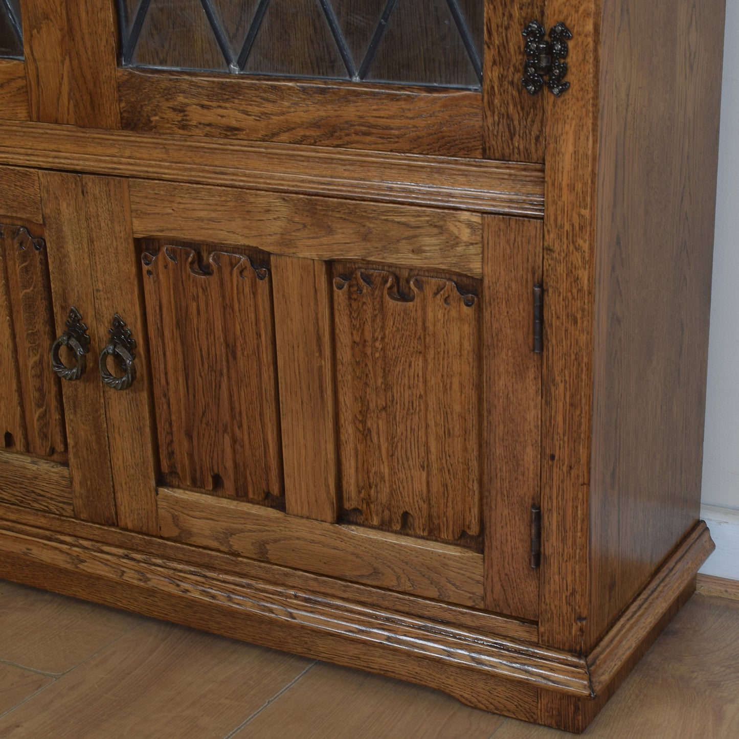 Linenfold Glazed Cabinet