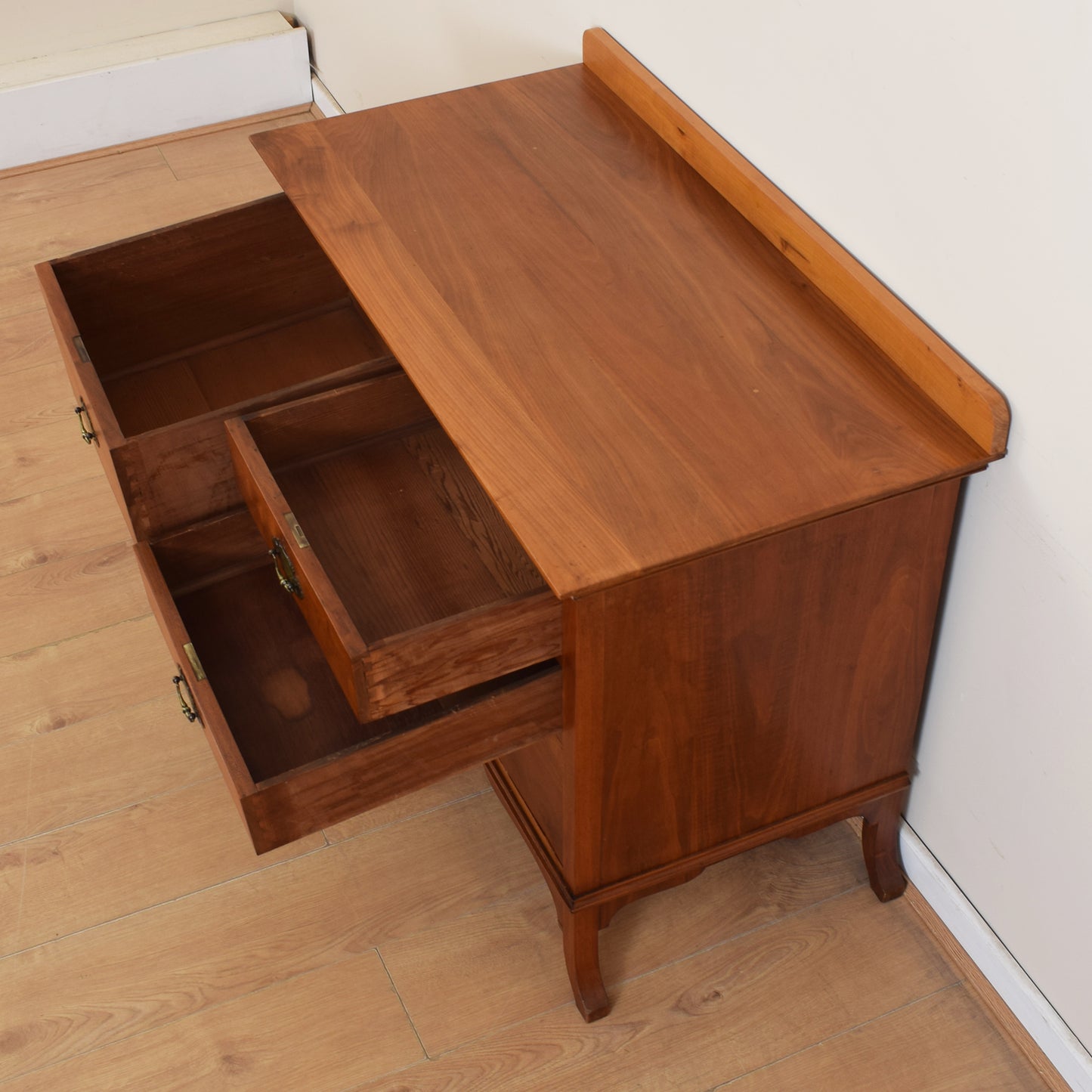Arts and Crafts Mahogany Chest of Drawers.