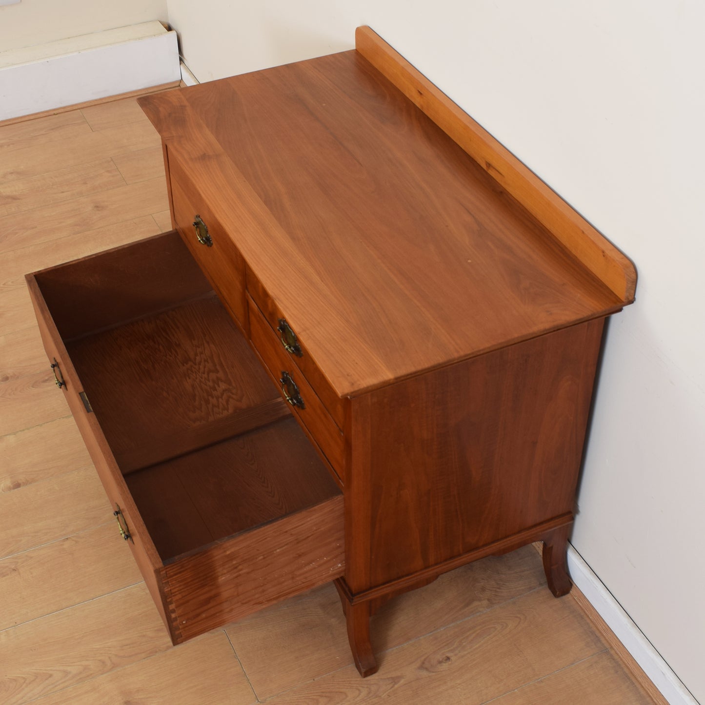 Arts and Crafts Mahogany Chest of Drawers.