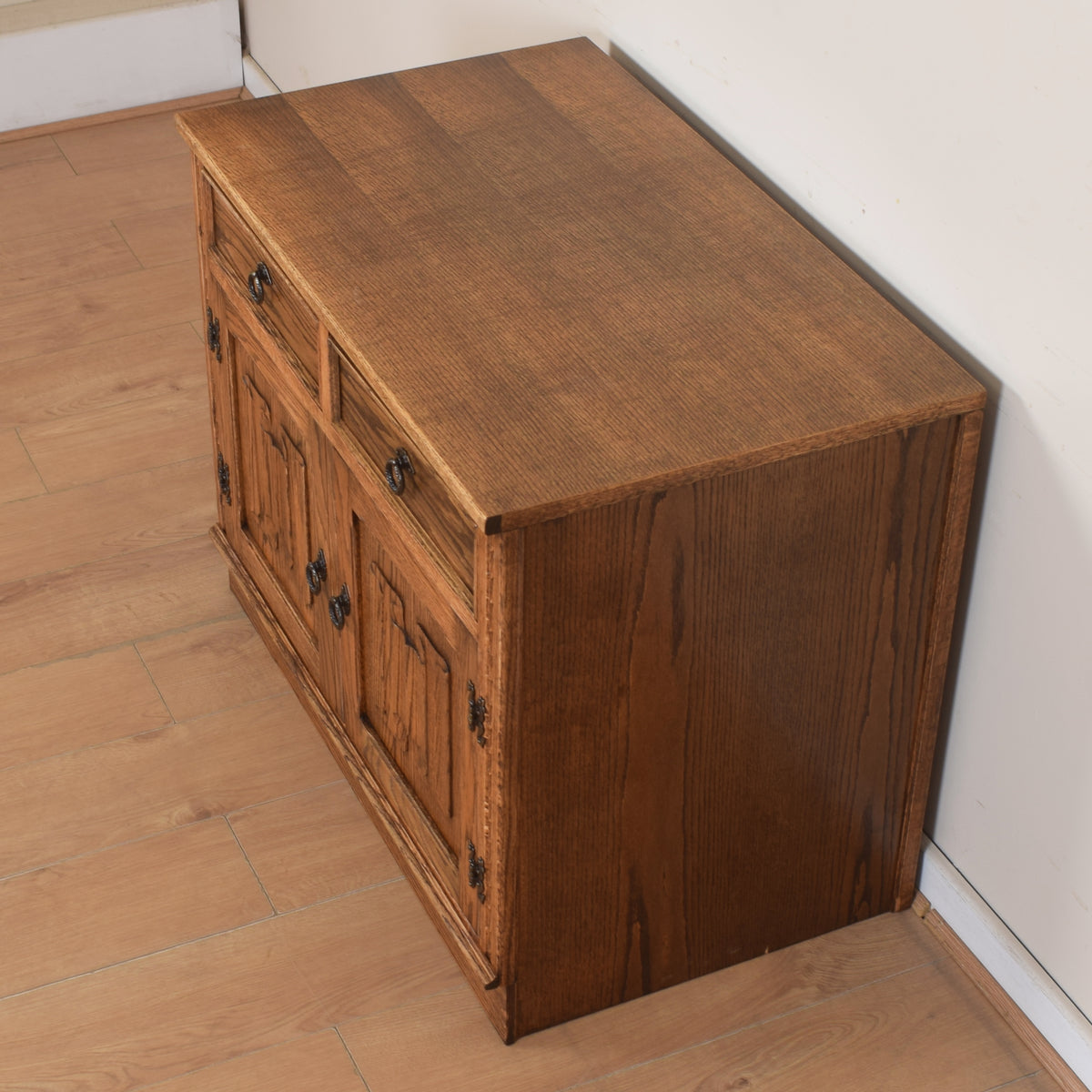 Jaycee Drawers & Cupboard