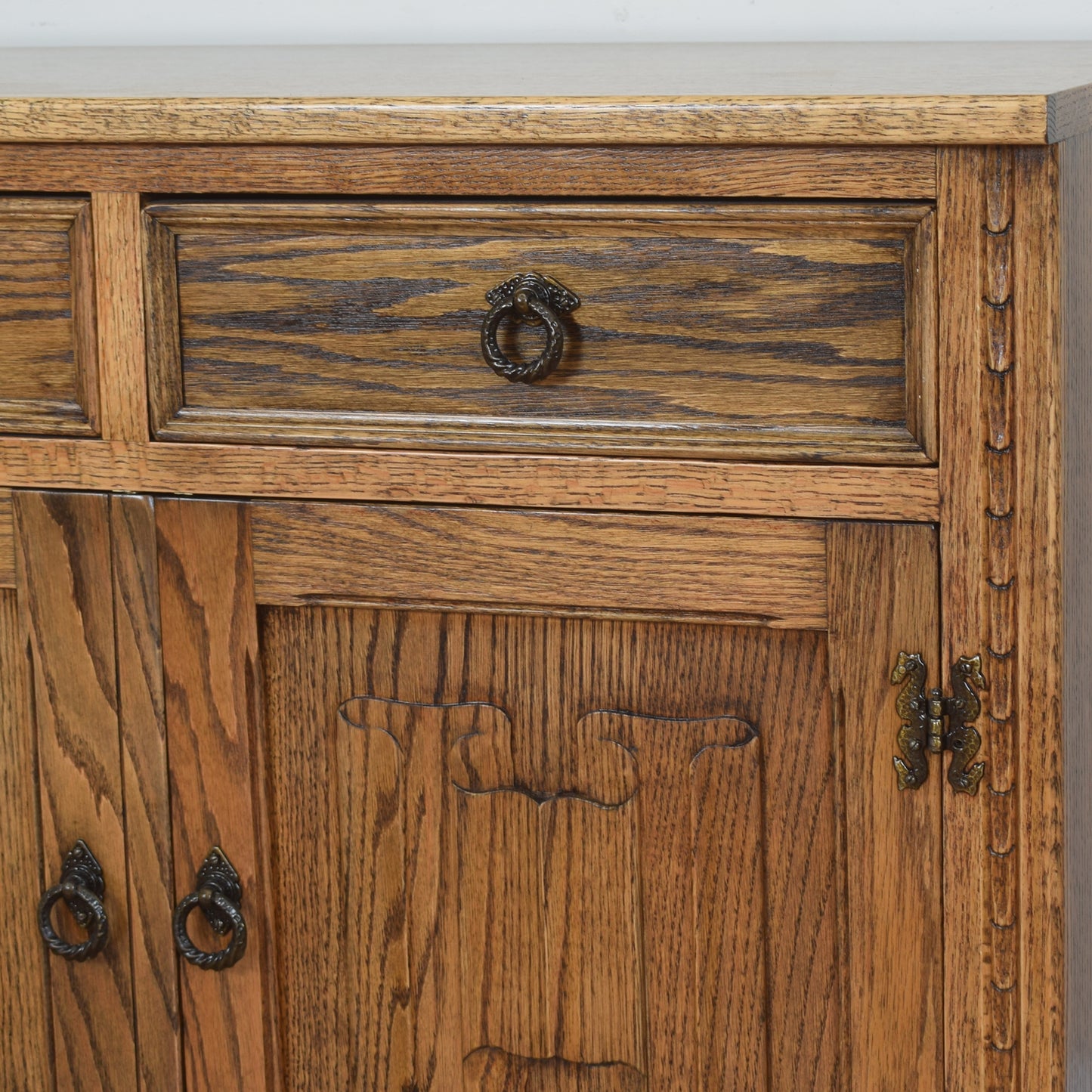 Jaycee Drawers & Cupboard