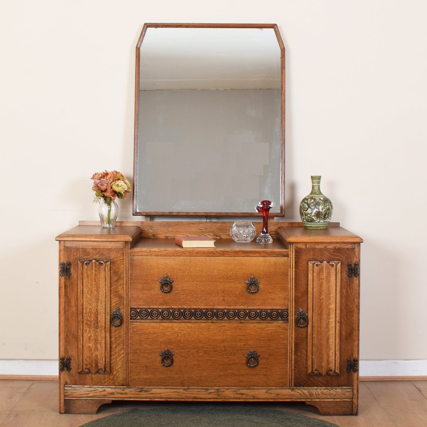 Old Charm Dressing Table