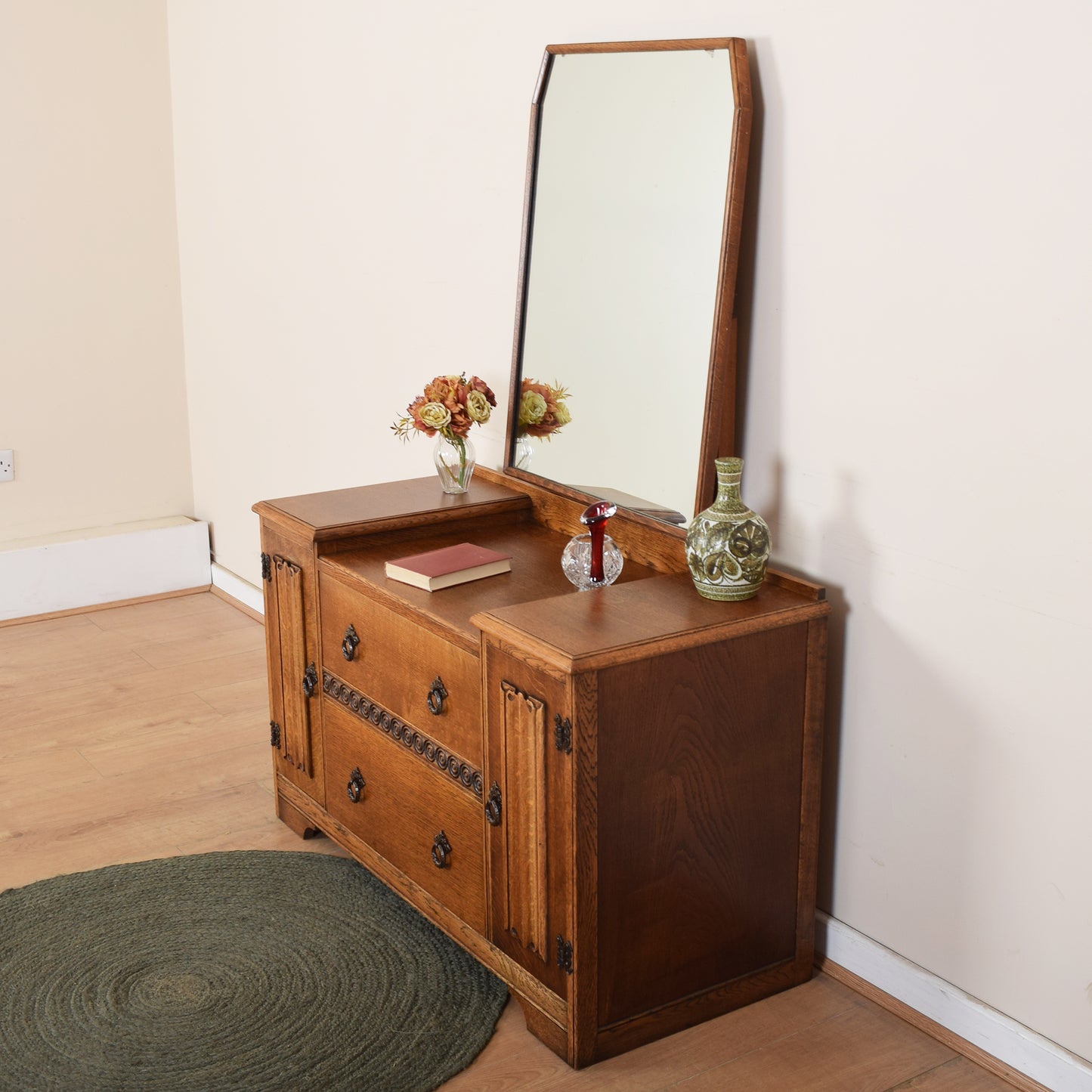 Old Charm Dressing Table
