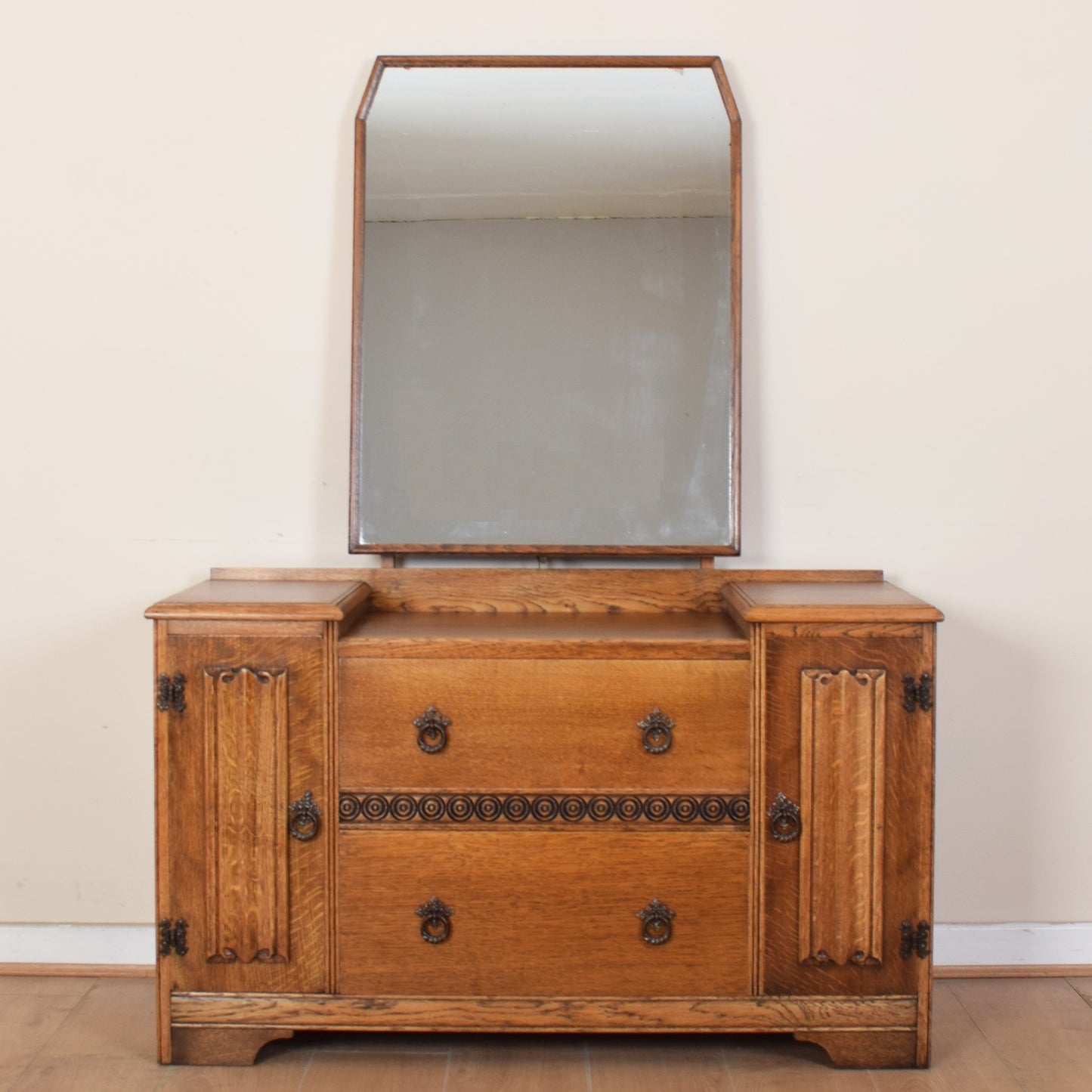 Old Charm Dressing Table