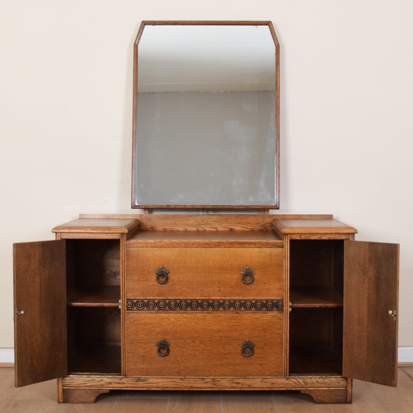 Old Charm Dressing Table