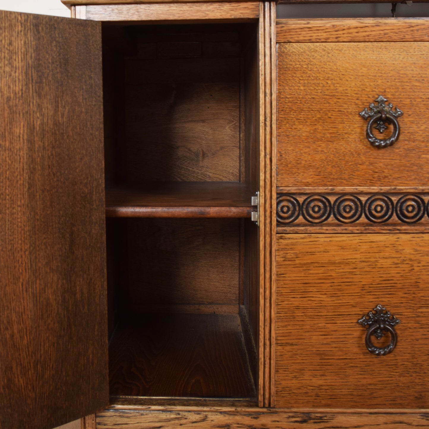 Old Charm Dressing Table
