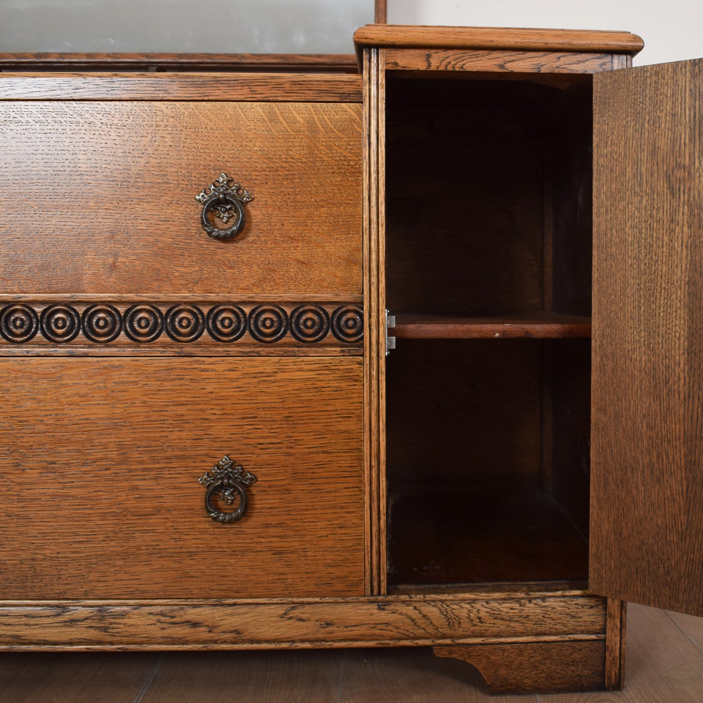 Old Charm Dressing Table