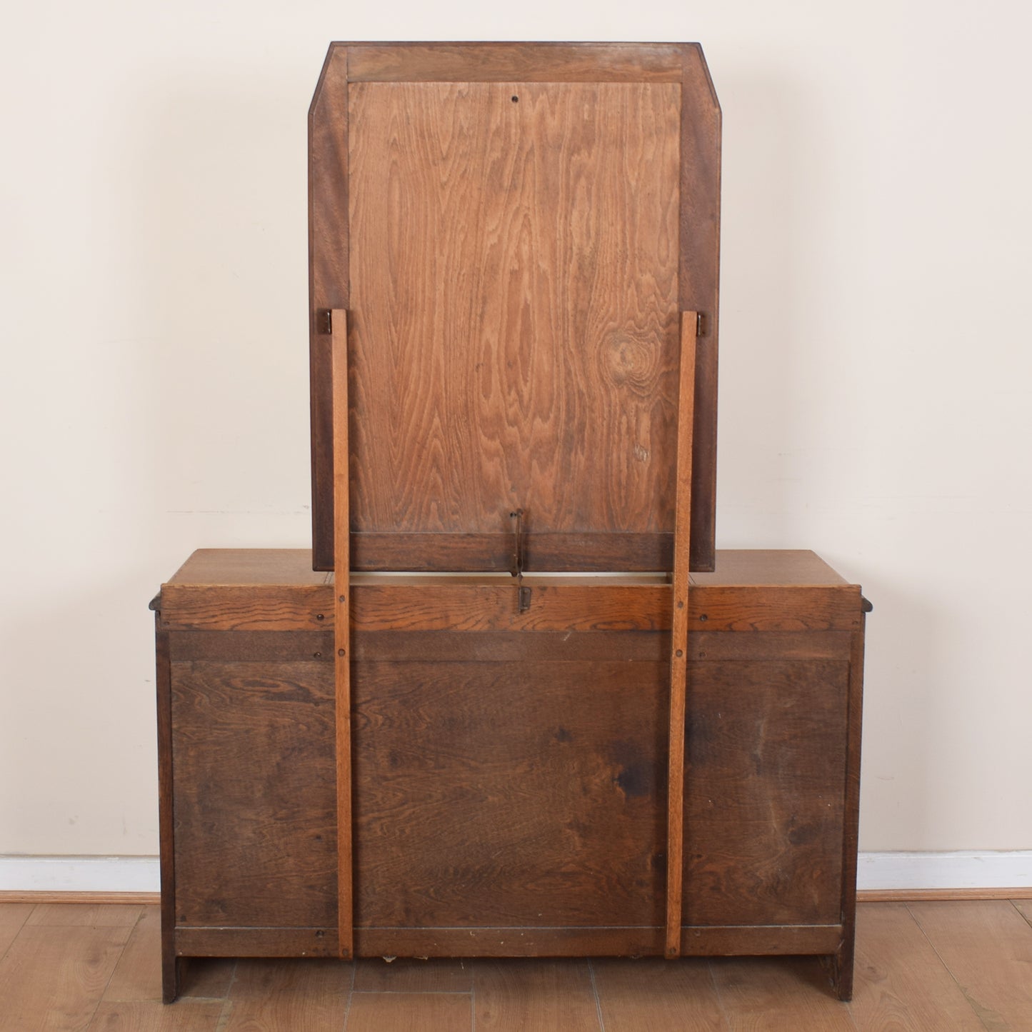 Old Charm Dressing Table