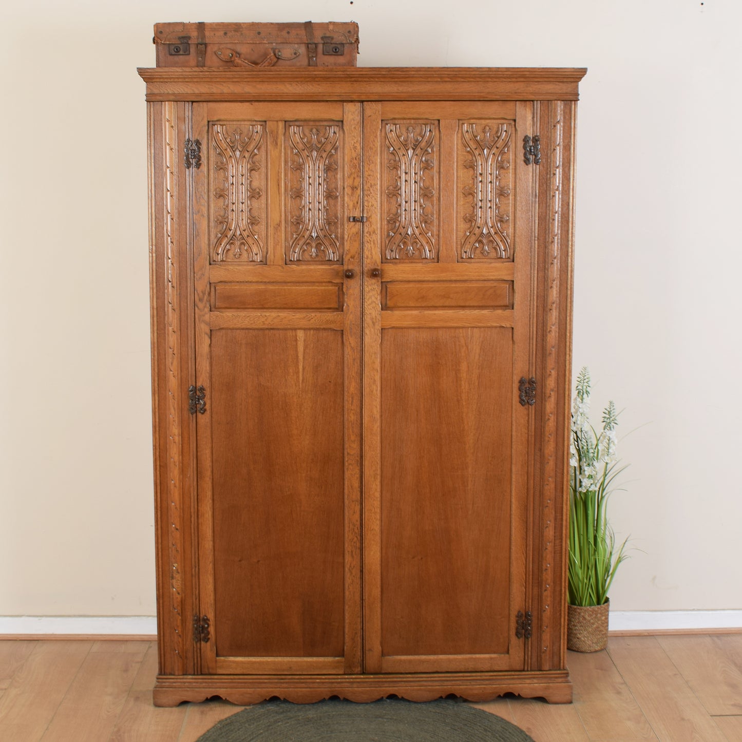Large Old Charm Wardrobe