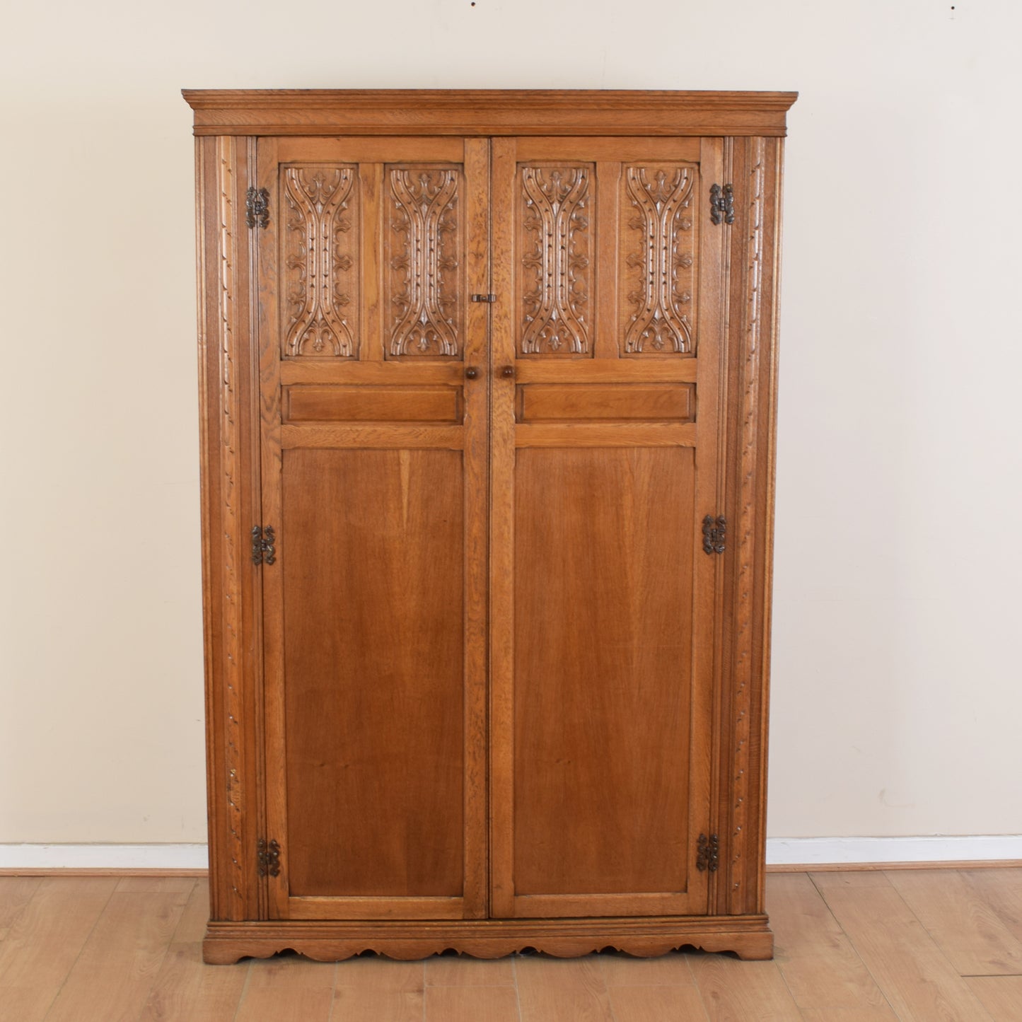 Large Old Charm Wardrobe