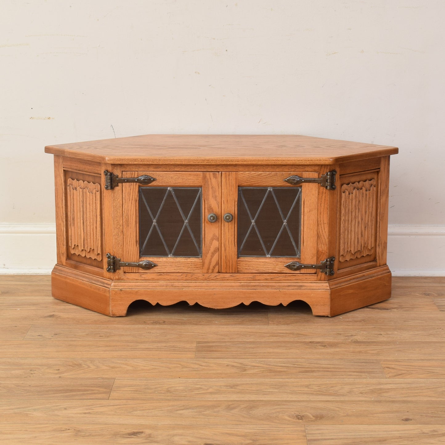 Old Charm TV Cabinet
