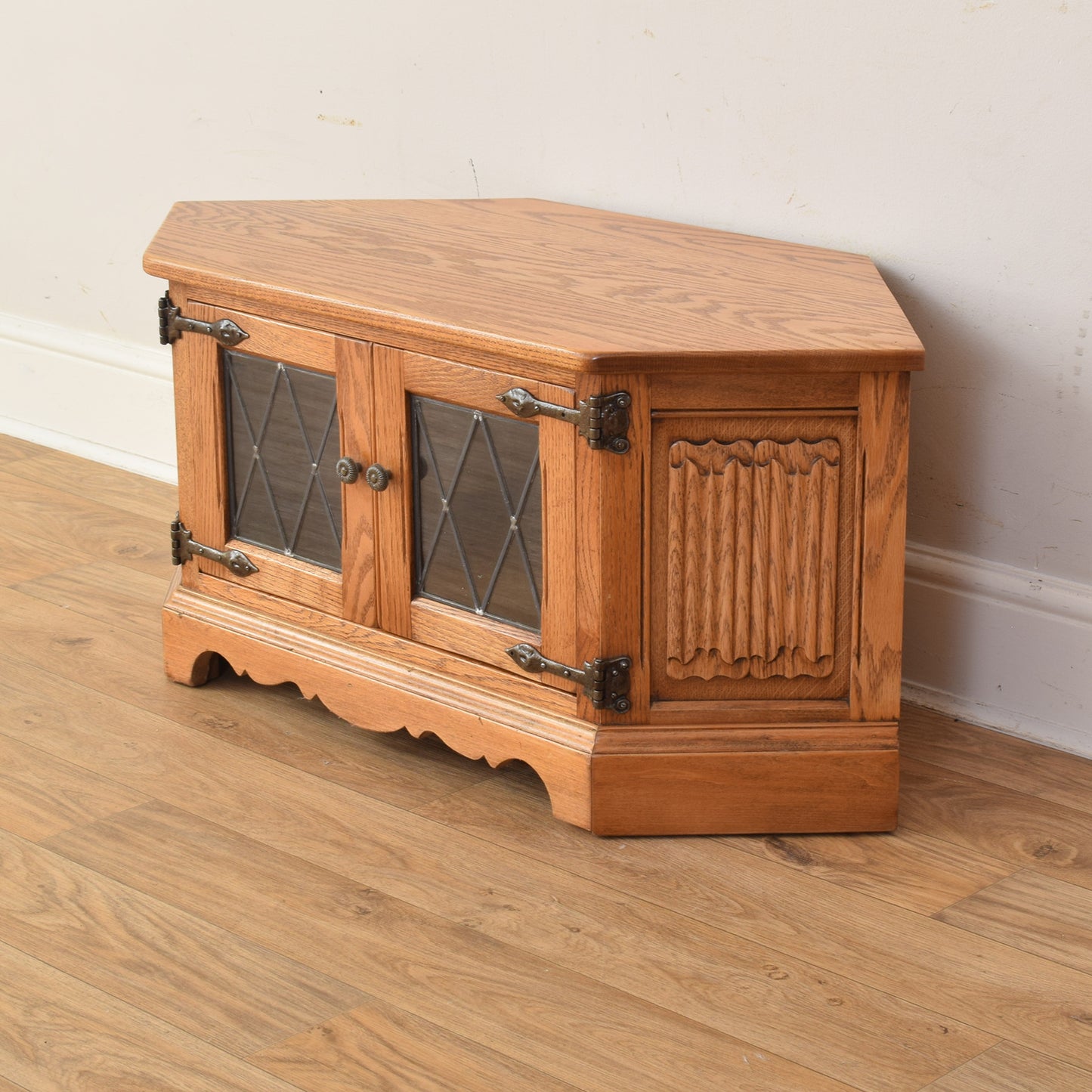 Old Charm TV Cabinet