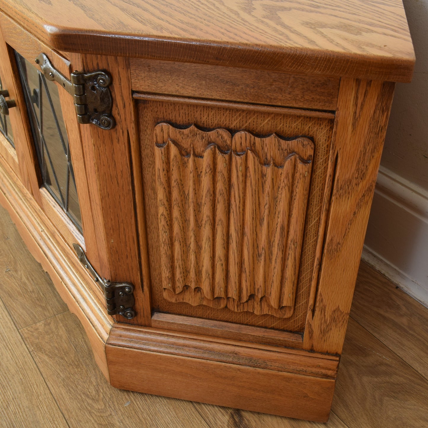 Old Charm TV Cabinet
