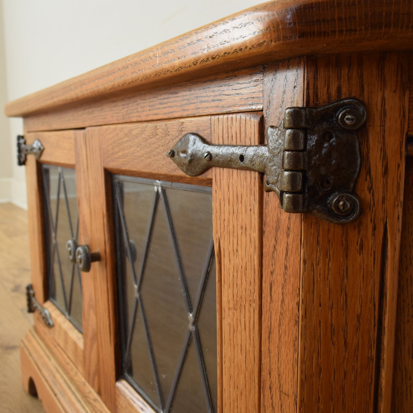 Old Charm TV Cabinet