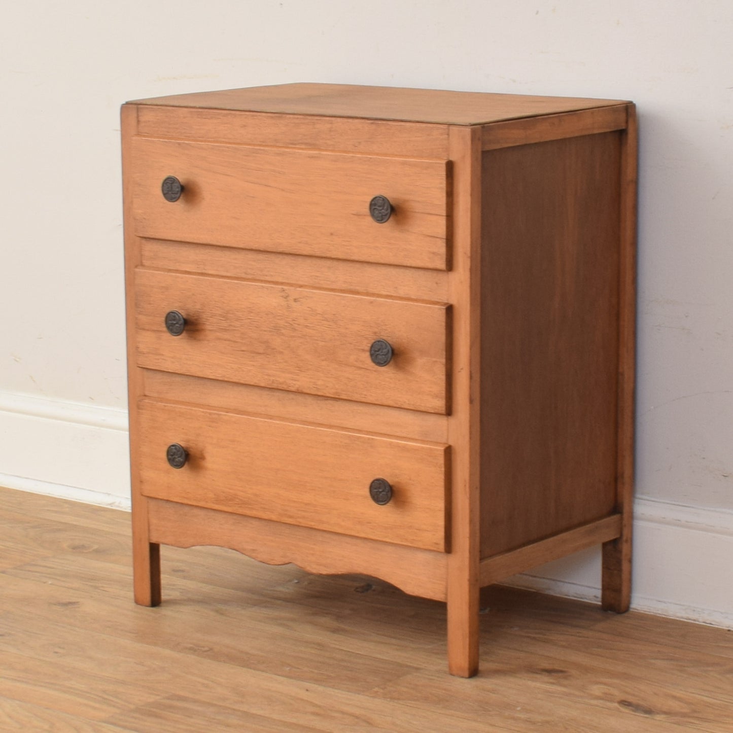 Oak Veneer Chest Of Drawers