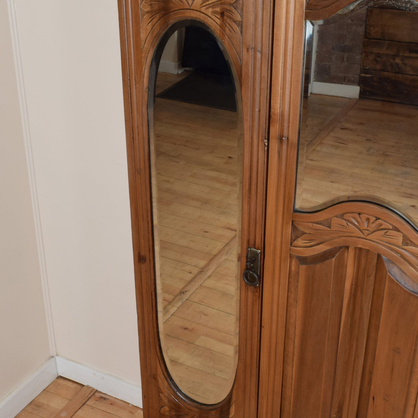 Carved Pine Mirrored Hallrobe