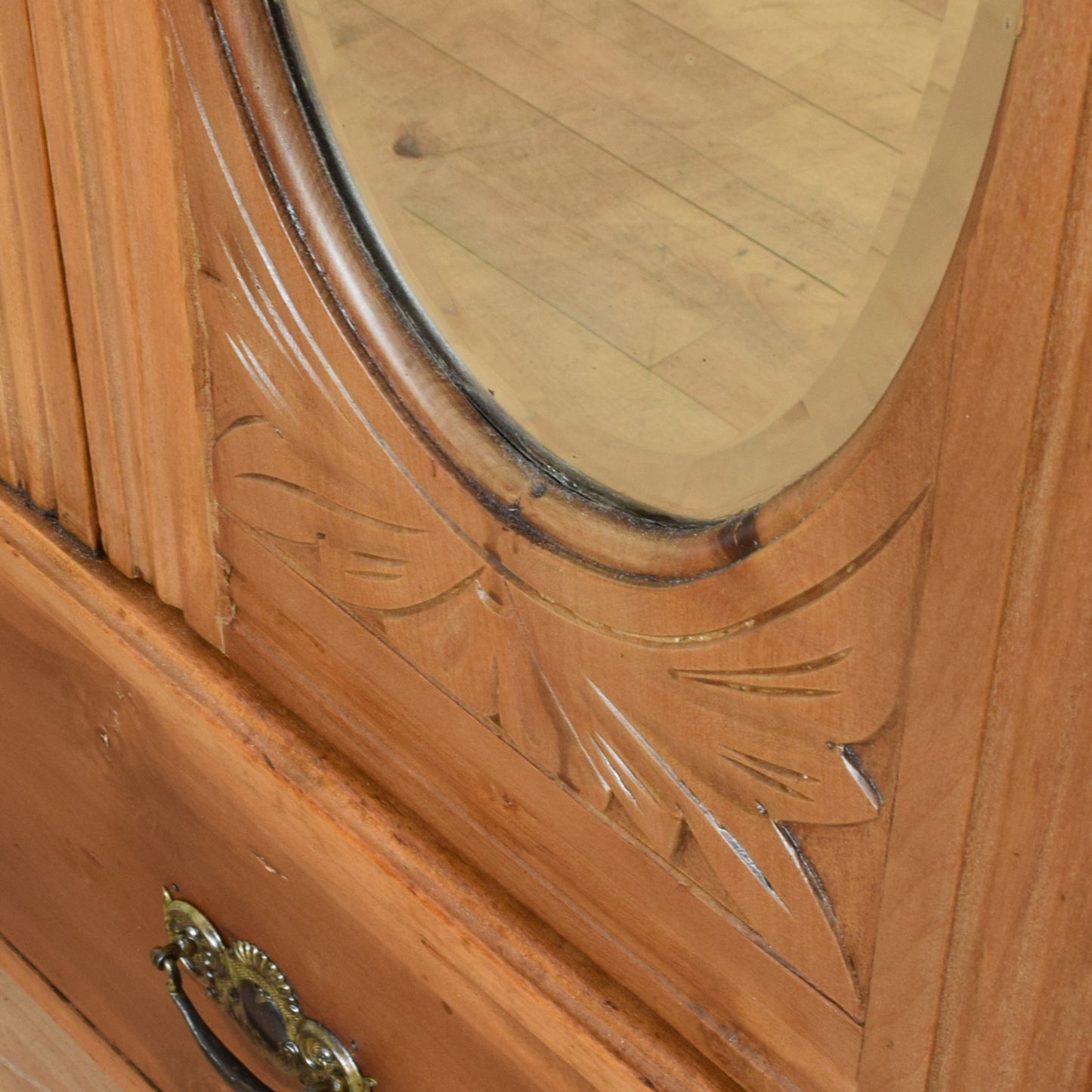 Carved Pine Mirrored Hallrobe